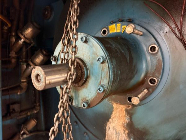 水洗機主軸承更換2