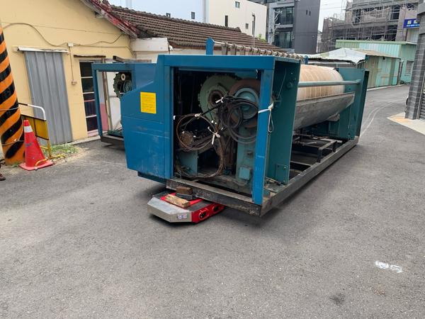 特殊動力搬運車